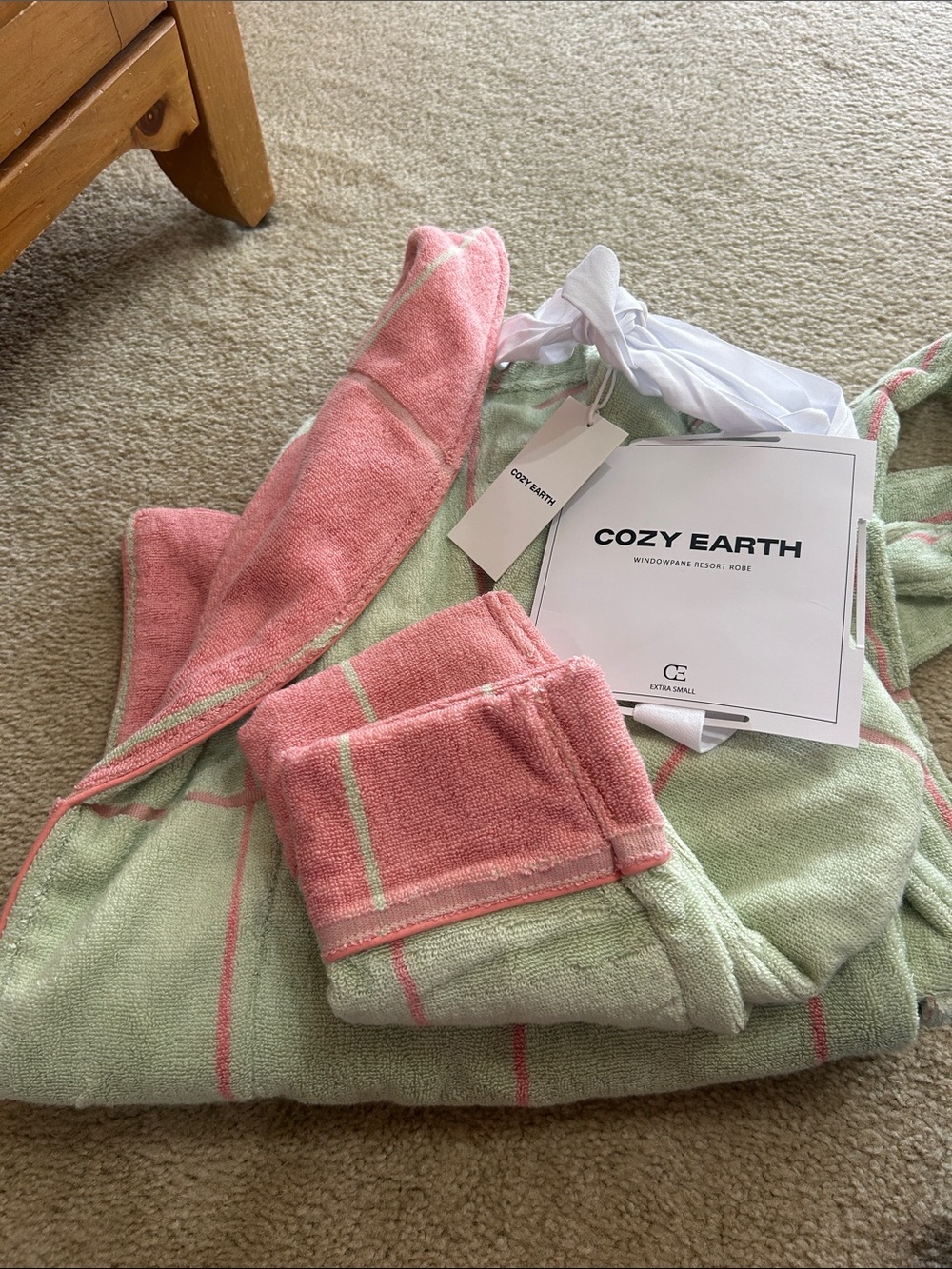 Cozy Earth window pane resort short robe. NWT.  Size Xs.